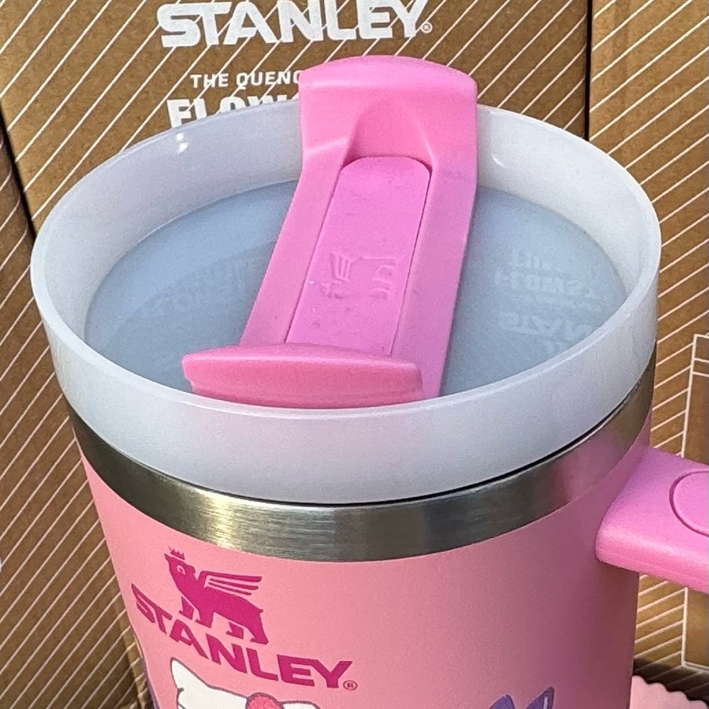 Stanley Hello Kitty and Friends Pink 40 oz Tumbler - Picture 4 of 5
